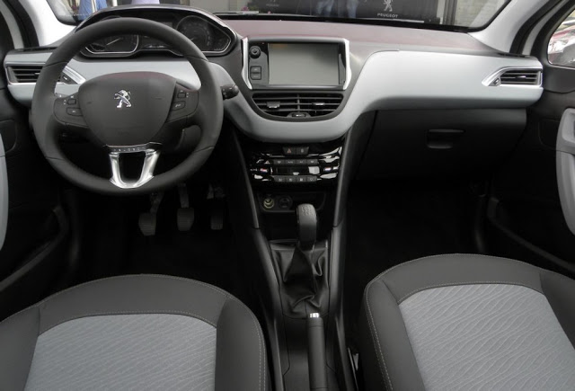 Novo Peugeot 208 2016 Interior