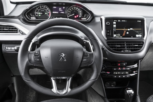 Novo Peugeot 208 2016 Interior