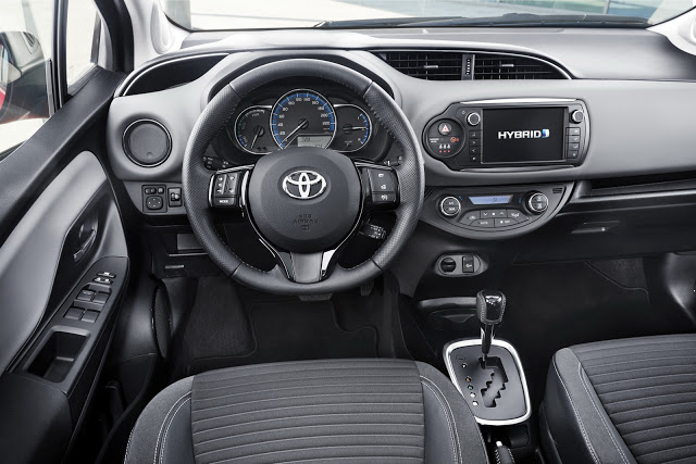Toyota Yaris 2016 Interior