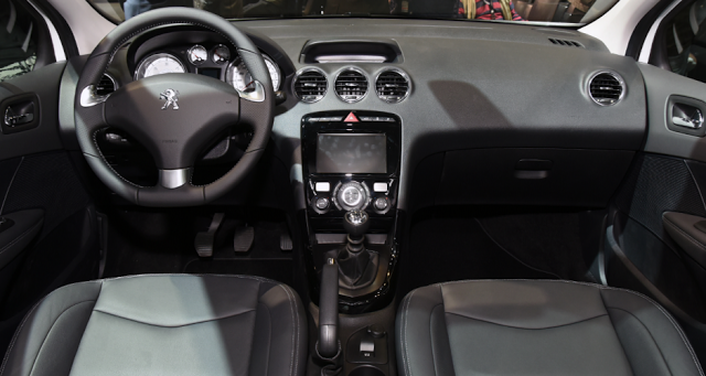 Peugeot 308 2016 Interior