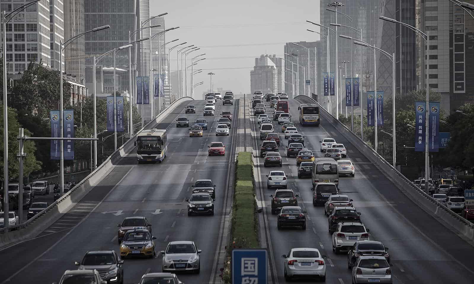 China planeja proibição de veículos de combustíveis fósseis